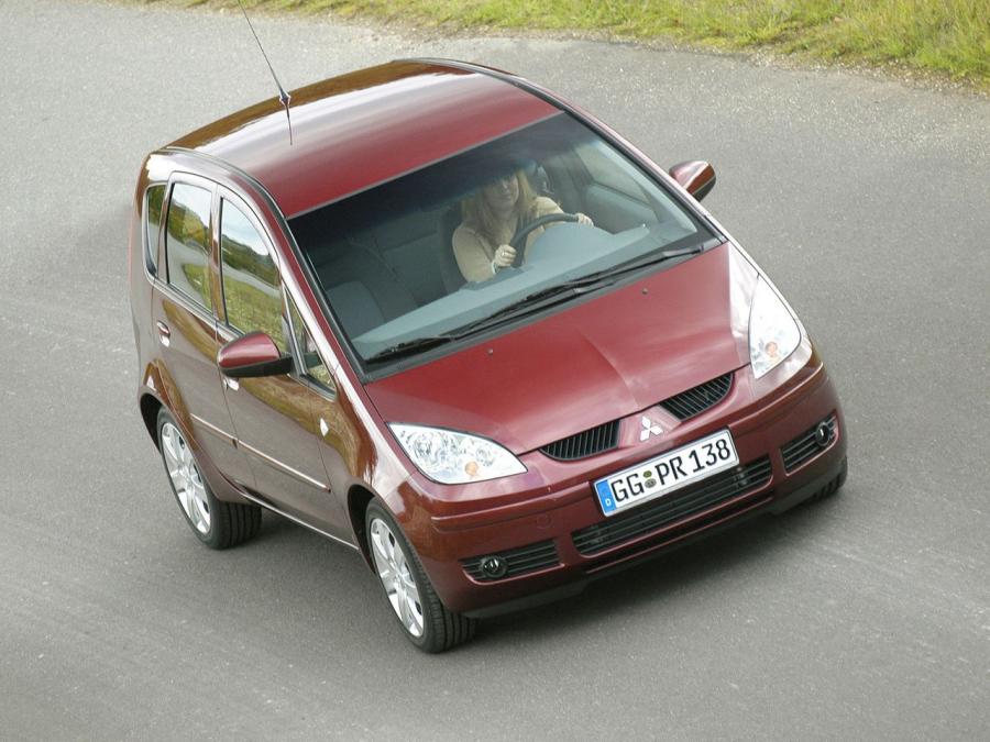  Mitsubishi Colt 5-Door 2004 года  (фото 15 из 29)